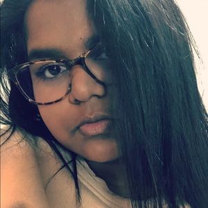 Meet your Posher, Annadee